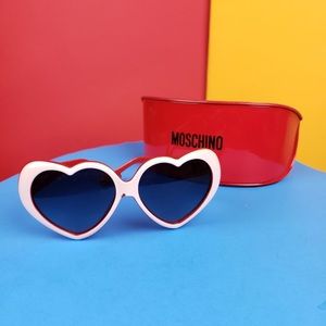 Moschino heart shaped glasses with case ❤️